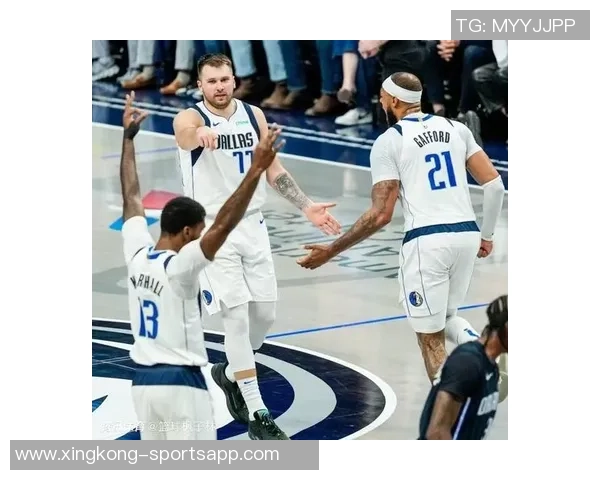 独行侠对阵公牛华盛顿因脚踝扭伤缺席场均147分74板的他将缺阵