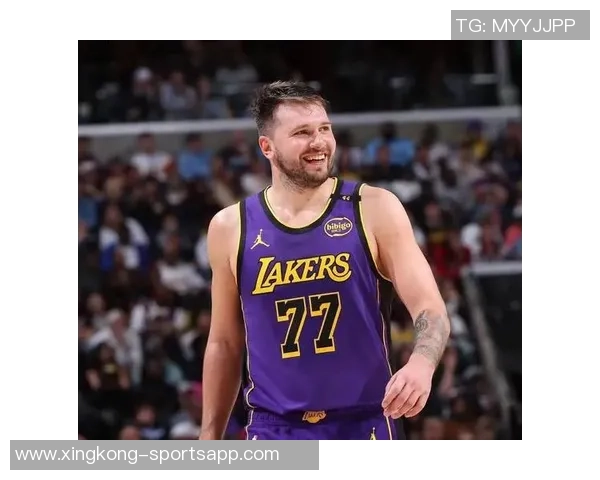 艾顿谈东契奇与里夫斯的球风对比认为前者似保罗后者如布克