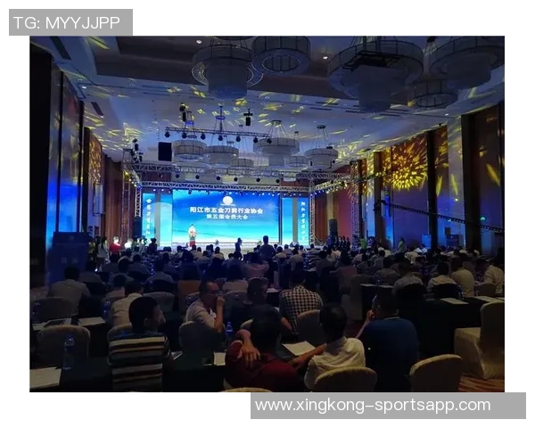 拉波尔塔与纳赛尔关系改善共同出席欧洲俱乐部协会大会引发关注