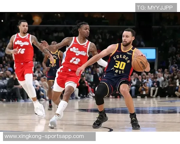 库里对阵开拓者表现低迷本场仅得7分创个人新低纪录